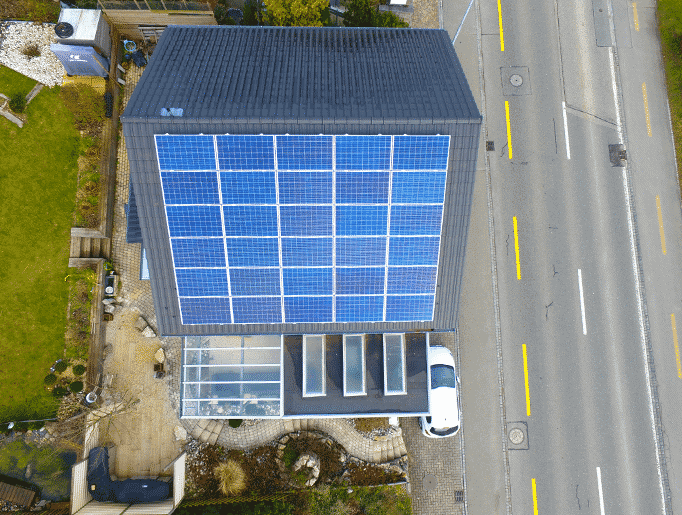 Solaranlage Aufdach in Vordemwald. SolarEdge optimiert und Ohne Speicher. Suntechpower und Schletter